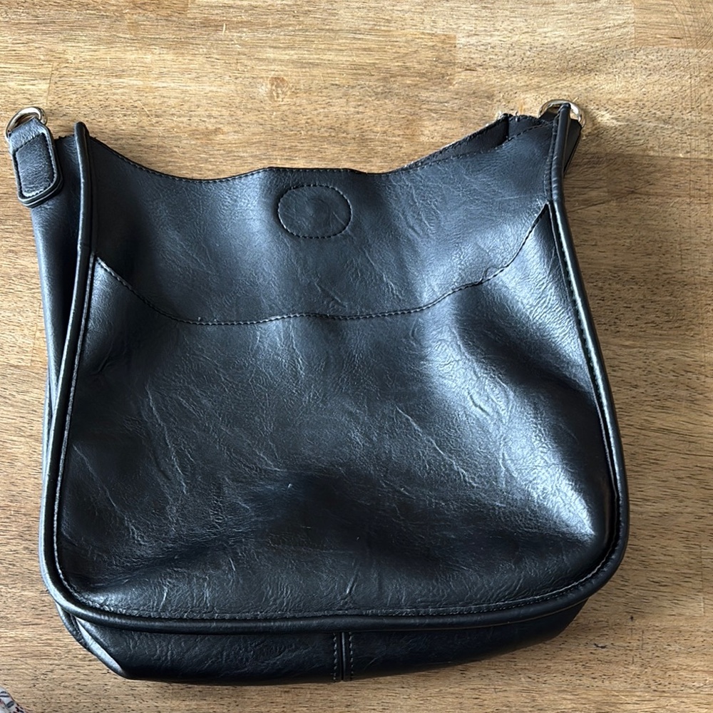 Elegant Black Leather Shoulder Bag